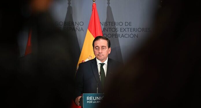 España permanece en contacto con familiares de sus dos ciudadanos detenidos en Venezuela