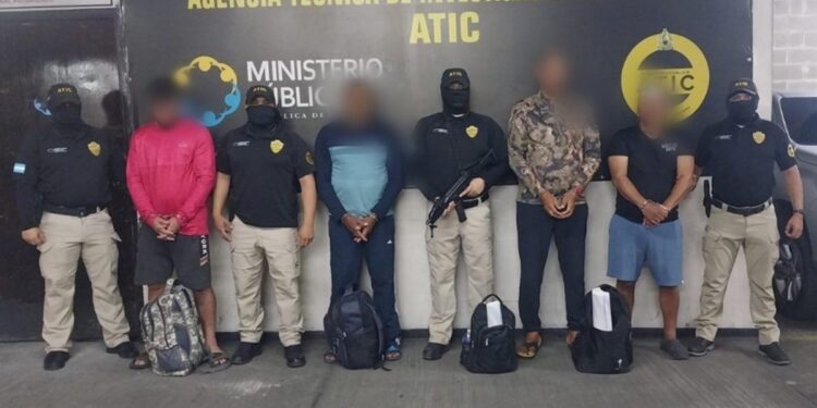 Envían a prisión a tres venezolanos capturados en Honduras con 3,7 toneladas de cocaína