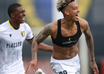 Venezolano Jhonder Cádiz selló victoria del León sobre San Luis en México