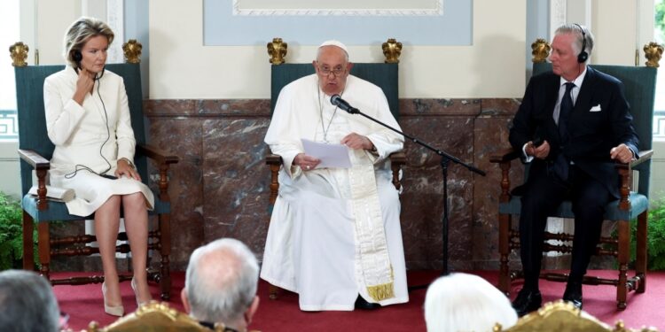 Primer ministro belga critica al Papa por encubrimiento de abusos en la Iglesia en dura bienvenida