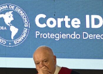 nadie puede ser privado de su nacionalidad por motivos políticos