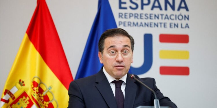 España niega «complicidad» en que líder opositor venezolano aceptase victoria de Maduro