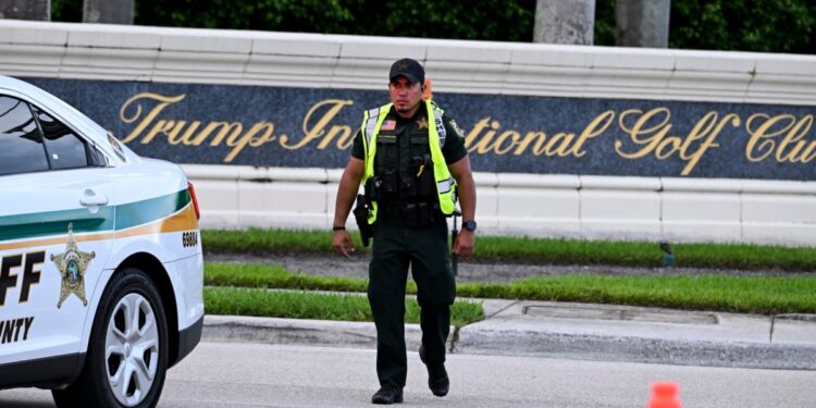 Trump a salvo tras frustrarse nuevo intento de asesinato en su campo de golf en Florida