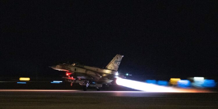 Israel lanza intensos ataques contra el Líbano; EEUU y Reino Unido piden moderación