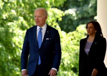 Biden evita tocar el petróleo en nuevas sanciones a Venezuela a semanas de los comicios en EEUU