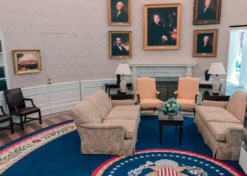 Inauguran una réplica de la Oficina Oval cerca de la Casa Blanca