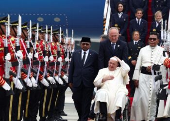 El Papa llega a Indonesia, donde congregará a los católicos y celebrará la libertad religiosa