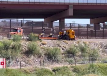 Texas amplía cerco a lo largo de sus fronteras