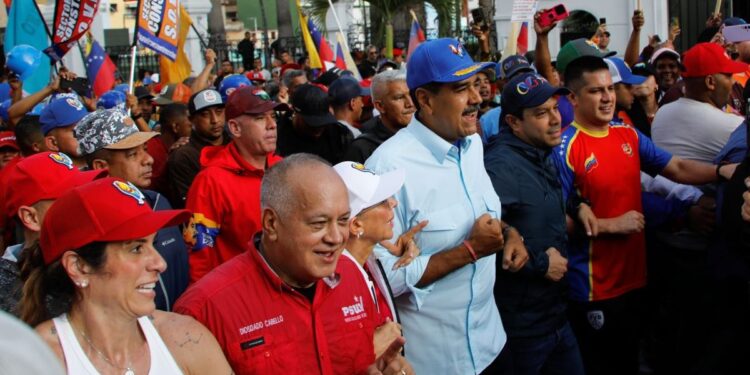 Piden la captura internacional de Nicolás Maduro ante la Justicia argentina