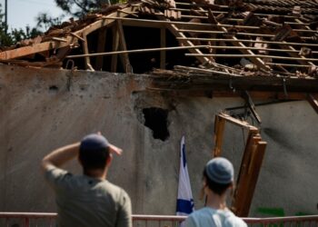 Jefe del Ejército dice que Israel se prepara para posible incursión en el Líbano