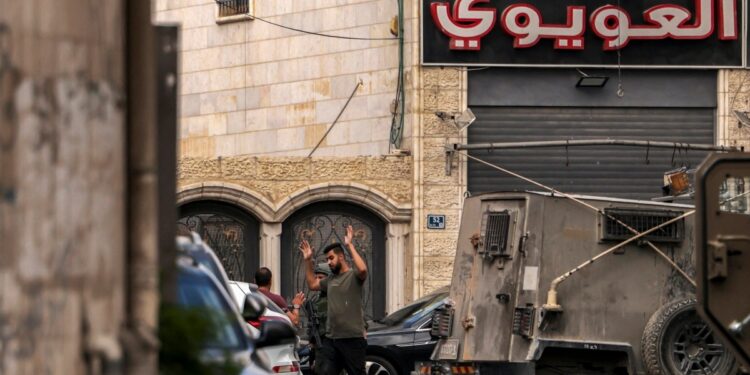 Un nuevo ataque a misión humanitaria en Gaza deja un saldo de 5 muertos.