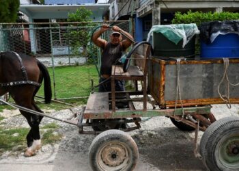 La escasez de agua colma la paciencia de los cubanos en plena crisis