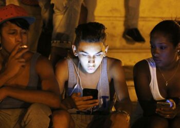 Régimen cubano retorna al surrealismo político para intentar atajar el Paquete