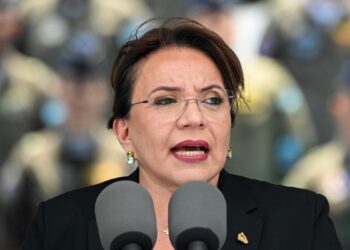 Honduras muestra señales de alejamiento político de EEUU