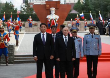 Putin visita Mongolia desafiando orden internacional de detención en su contra