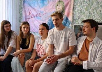 Jóvenes rusos recorren Europa en una odisea para ver actuar a Taylor Swift