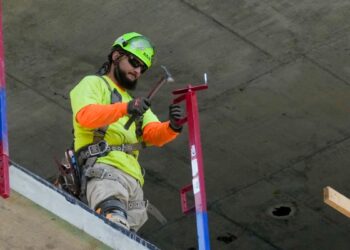 Confianza de consumidores EEUU disminuye en septiembre por temores sobre mercado laboral