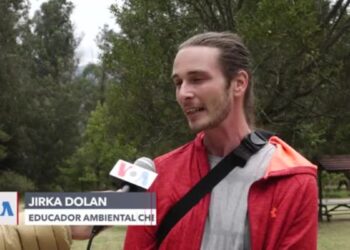 Una pareja de checos recorre Latinoamérica limpiando áreas verdes