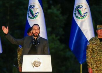 Violencia digital contra periodistas en El Salvador: ¿qué hay detrás de ello?