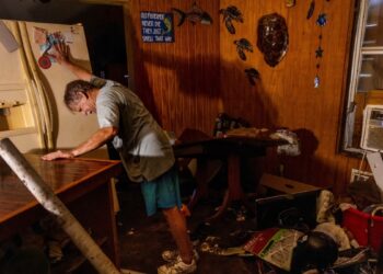 EN FOTOS | Desolación entre afectados por el paso del huracán Helene en EEUU