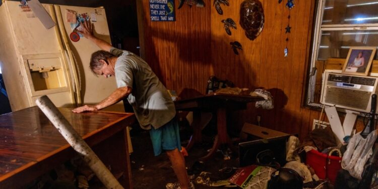 EN FOTOS | Desolación entre afectados por el paso del huracán Helene en EEUU