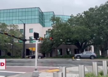 Huracán Helene escala a categoría 3 y Florida se prepara