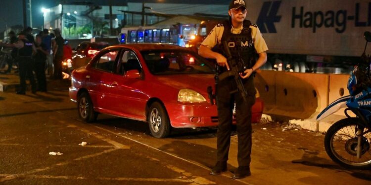 Asesinan a directora de cárcel de Ecuador, la segunda en diez días