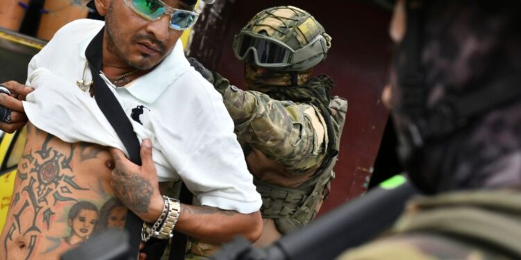 Violencia azota a Ecuador, ataque armado contra civiles deja cinco muertos