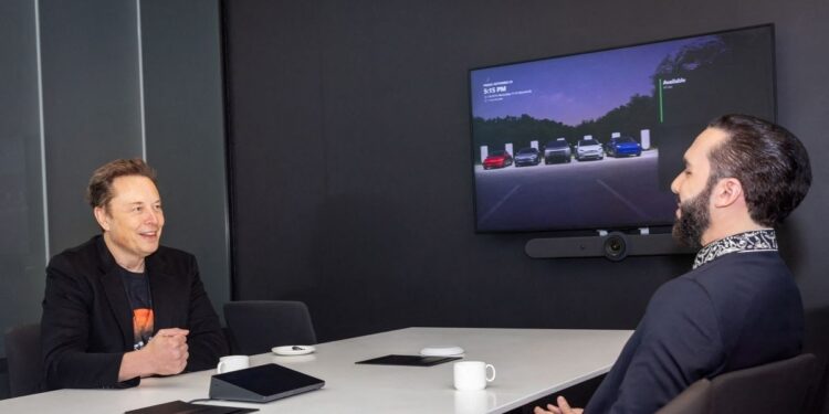 Bukele y Elon Musk intercambian halagos luego de una reunión de tecnología