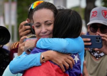 María Corina Machado une al país porque abraza a una sociedad muy herida