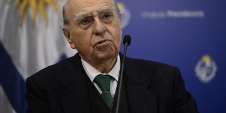 Julio María Sanguinetti advierte sobre elecciones presidenciales y reforma del sistema de jubilaciones