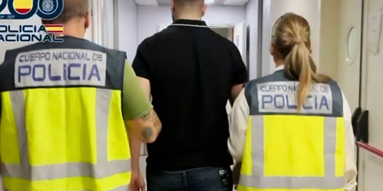 Desarticularon banda criminal en Madrid dedicada a conquistar homosexuales a través de Grindr