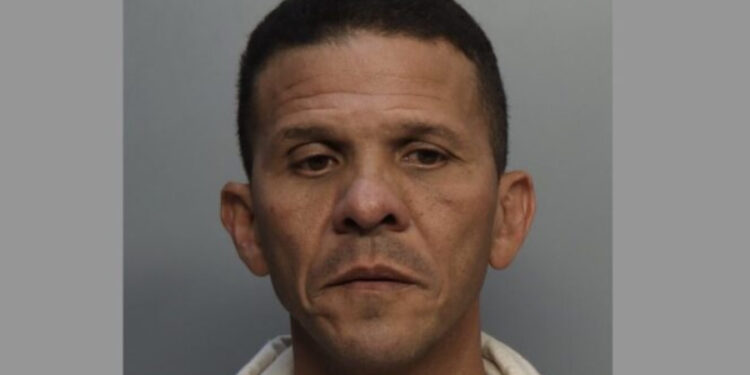 Revelan ficha policial de Gilber Caro en EEUU: fue detenido por huir tras accidente de tránsito que dejó un muerto