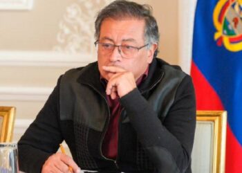 Petro estudiará resolución del Senado que busca reconocer a Edmundo González como presidente