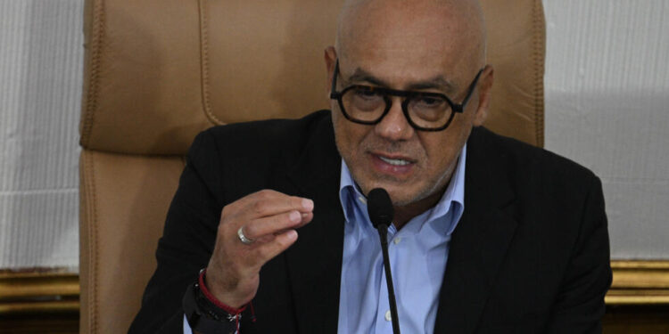 Jorge Rodríguez presenta supuestos audios de su reunión con Edmundo González