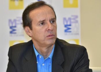 Expresidentes de Bolivia alertan sobre la crisis política y económica en el país