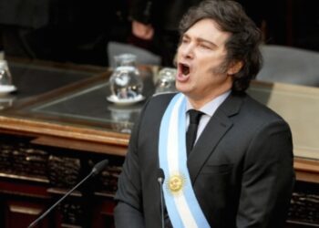 Milei presenta hoja de ruta para alcanzar superávit fiscal y baja inflación en 2025