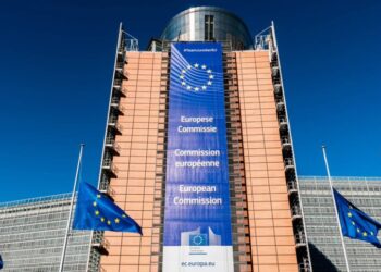 La Comisión Europea considera «lamentable» la detención de dos españoles y un checo en Venezuela