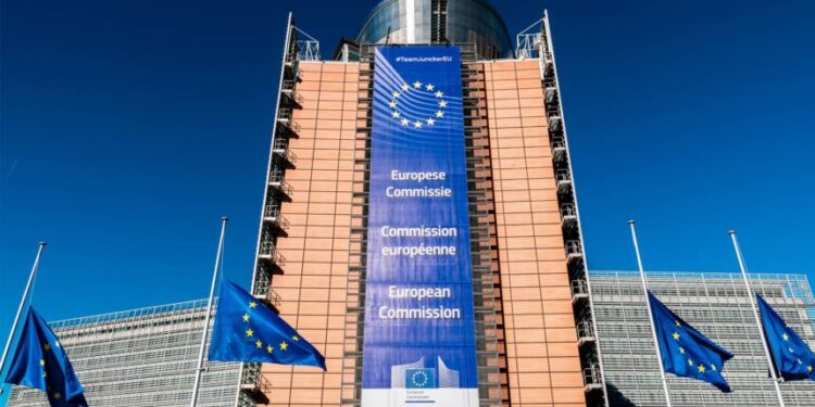 La Comisión Europea considera «lamentable» la detención de dos españoles y un checo en Venezuela