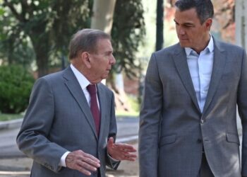 Edmundo exiliado y EEUU mantiene licencias petroleras