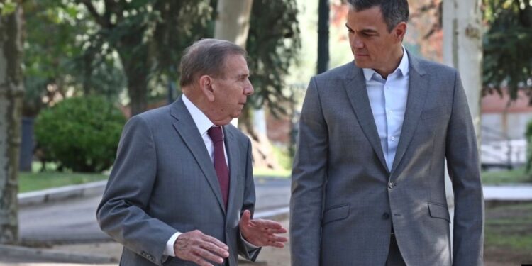 Edmundo exiliado y EEUU mantiene licencias petroleras
