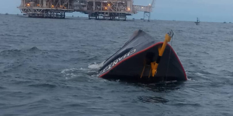 Tragedia en el Lago de Maracaibo: Embarcación se hundió con 25 personas a bordo