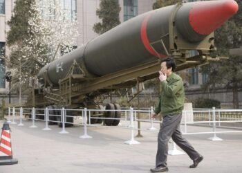 China lanza un misil balístico intercontinental a aguas del Pacífico