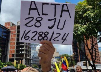 Iván Duque y Lucio Gutiérrez exigen a la comunidad internacional más presión contra dictadura de Maduro