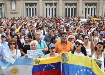 Argentina inicia nueva política migratoria para venezolanos