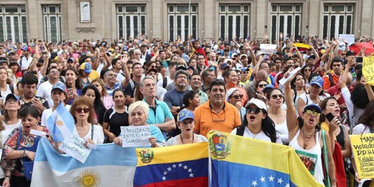 Argentina inicia nueva política migratoria para venezolanos