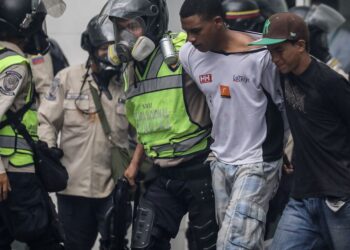 Casi 60 menores de edad siguen detenidos tras el fraude electoral en Venezuela