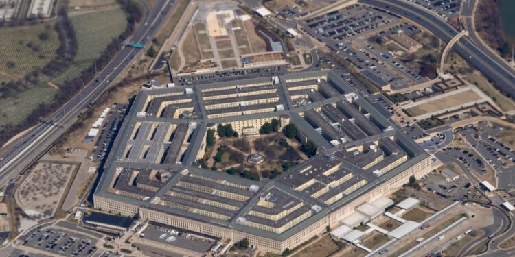 Biden ordena a fuerzas militares y agencias de seguridad de EEUU adoptar pronto la Inteligencia Artificial