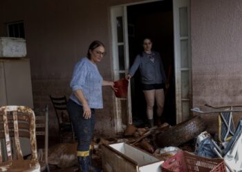 Lluvias dejan al menos 5 muertos y 1,6 millones de personas sin electricidad en estado brasileño de Sao Paulo