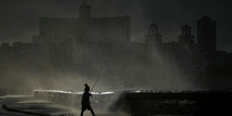 Cuba amanece con mejor cobertura energética, pero la debilidad del sistema persistirá